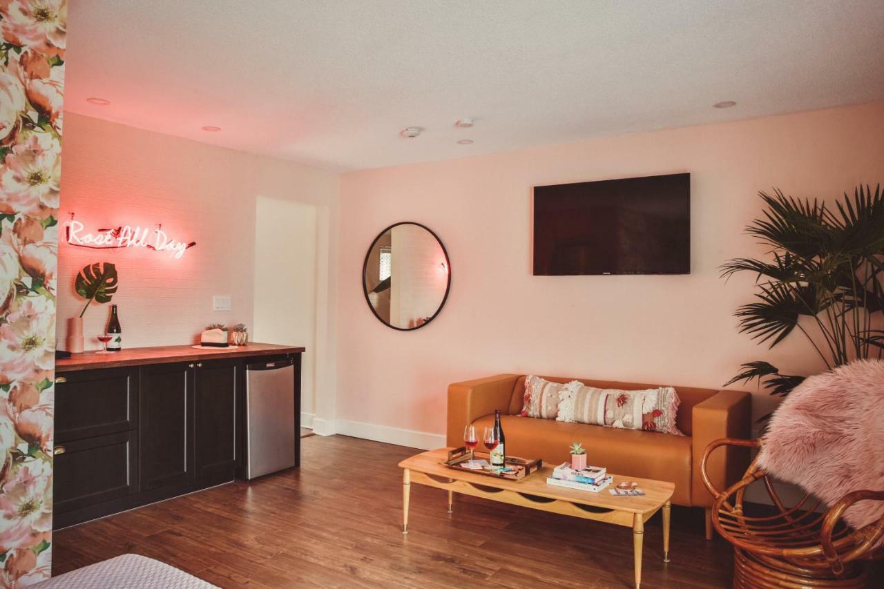 The June Motel, Prince Edward County Picton Buitenkant foto